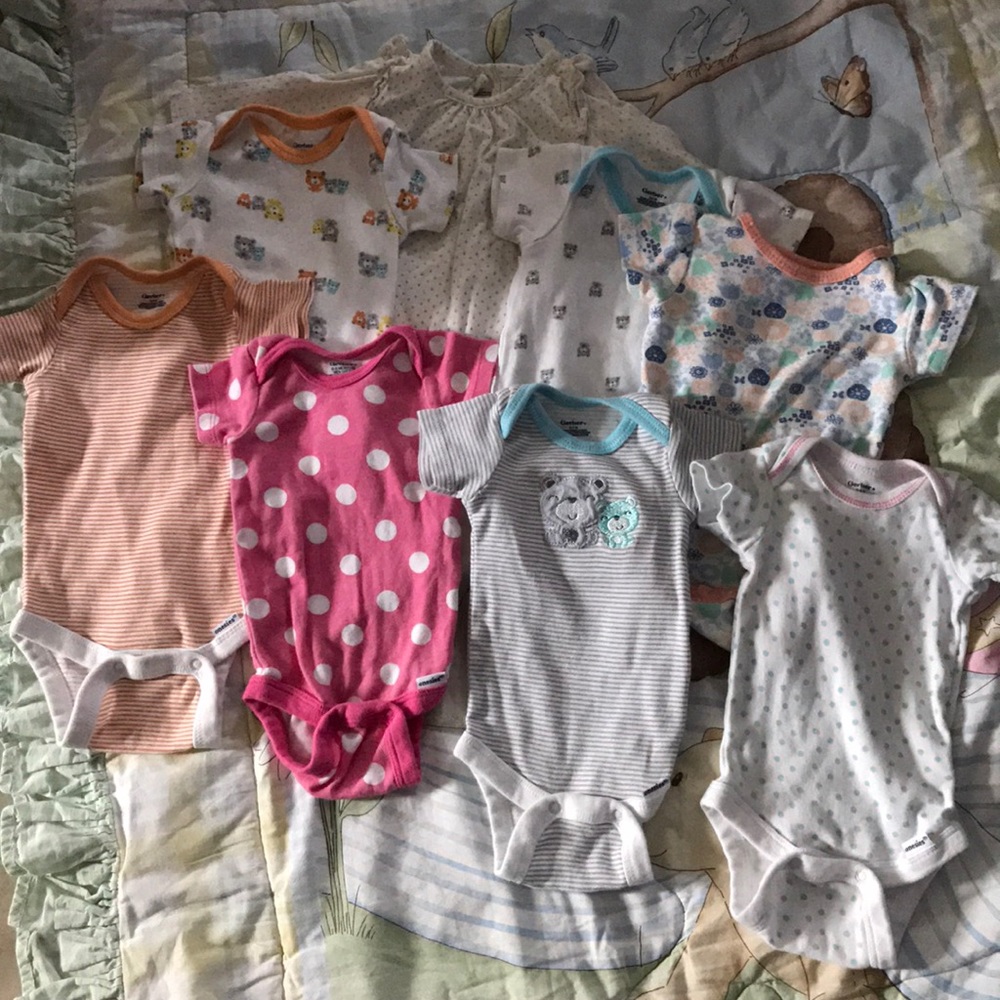 Baby Bundle of 8 Onesies 0-3 months Pre-Loved